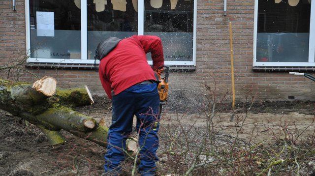 Uitruimen schoolplein (zaterdag 17 maart 2018)